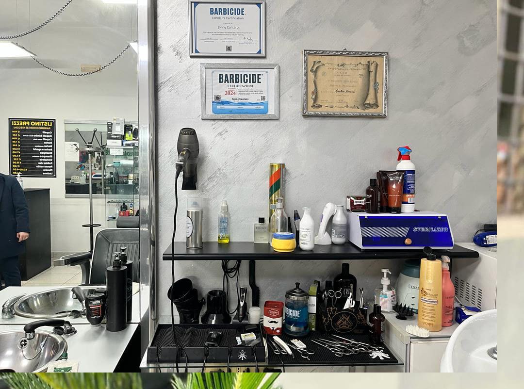 Foto del salone ACCONCIATURE CANTARO 1984