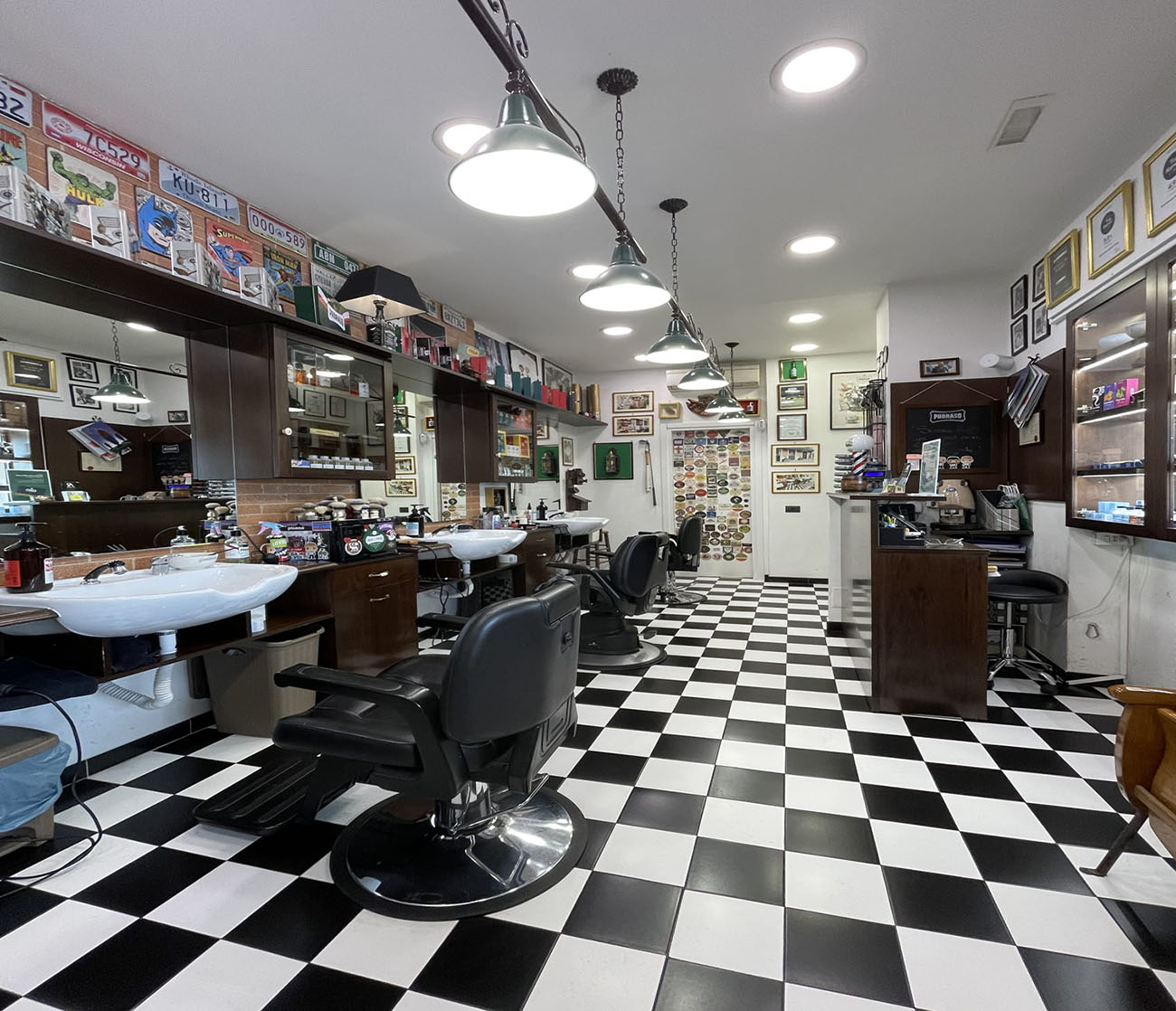 Foto 3 di 3 di Gentleman Barbershop