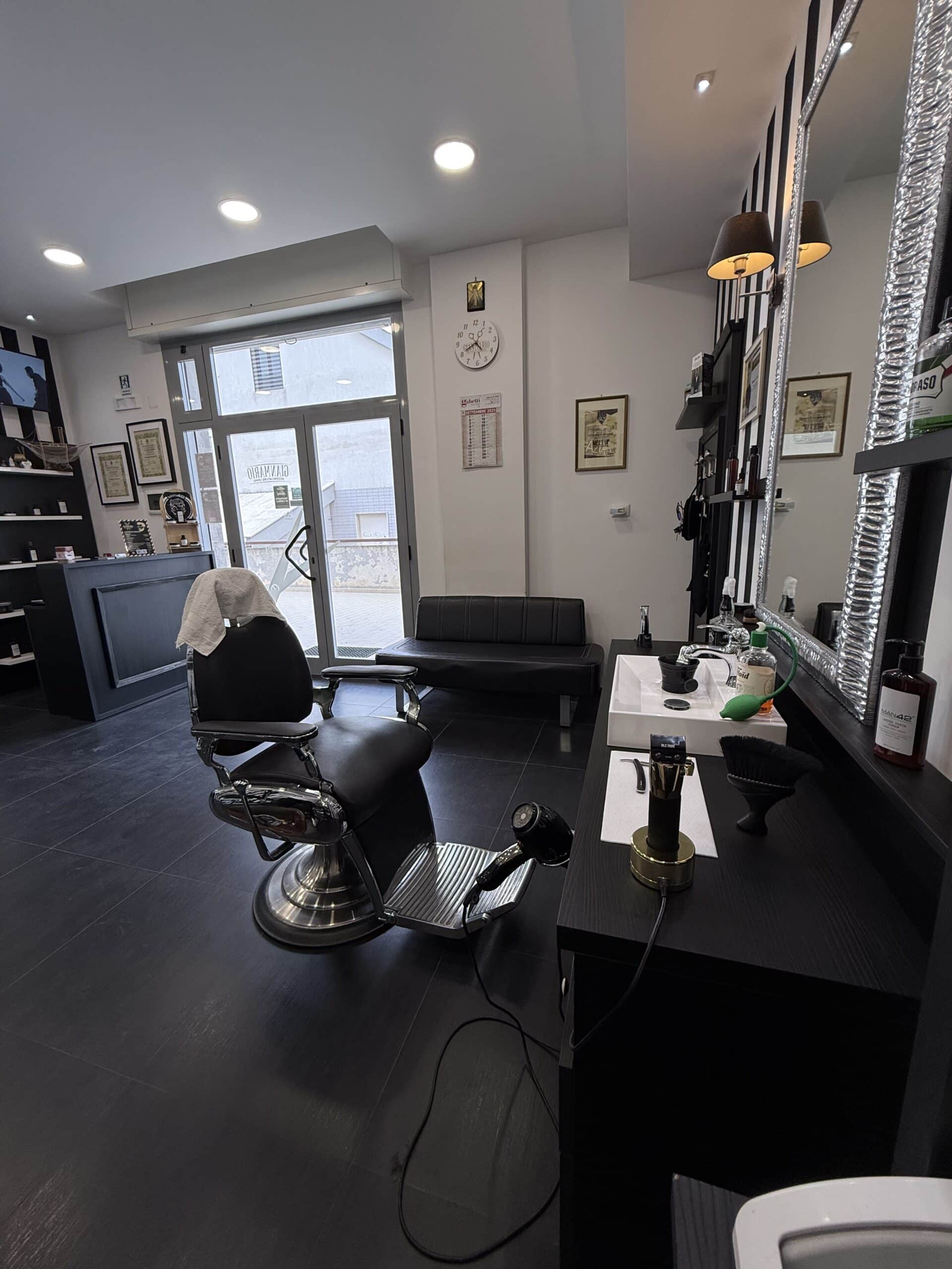 Foto 2 di 5 di Lorenzo Germani Barbershop