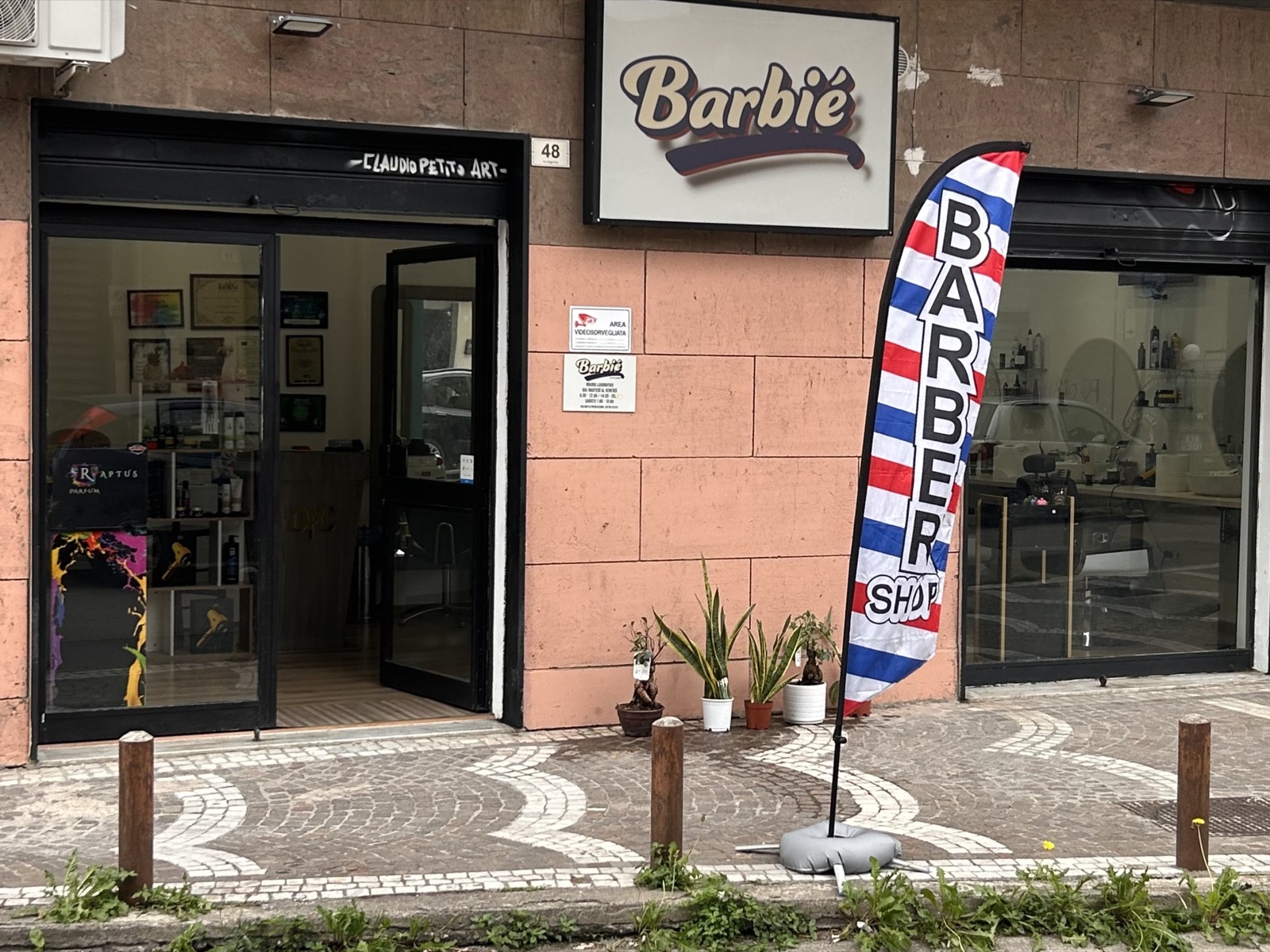 Foto 2 di 4 di Barbiè