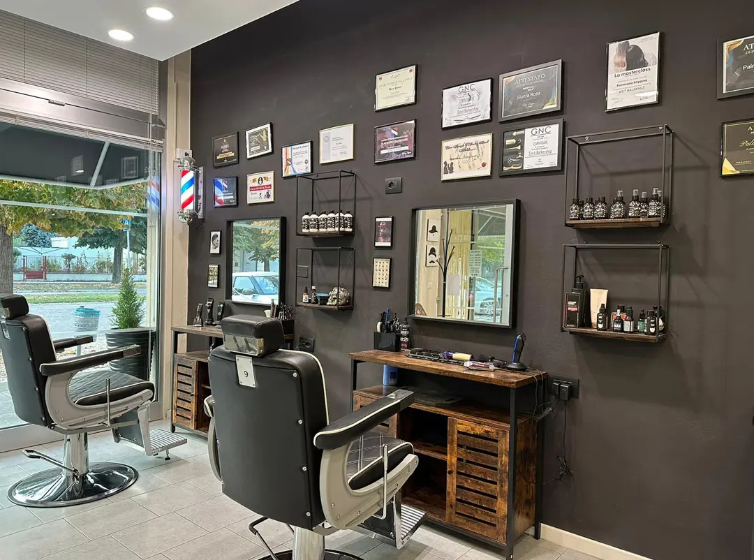 Foto 3 di 4 di Simili Barbershop