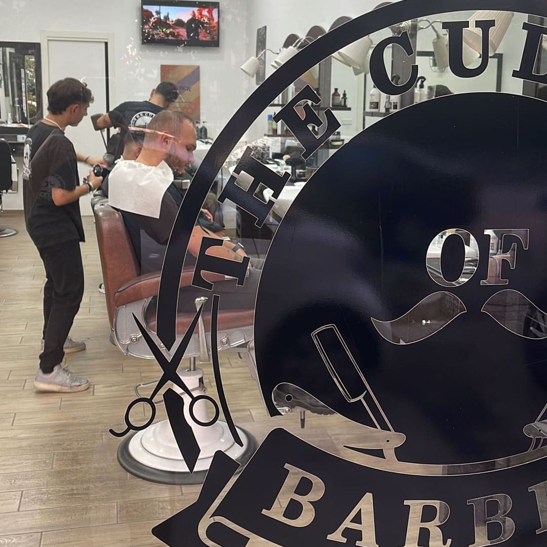 Foto 3 di 4 di The Culture of Barber