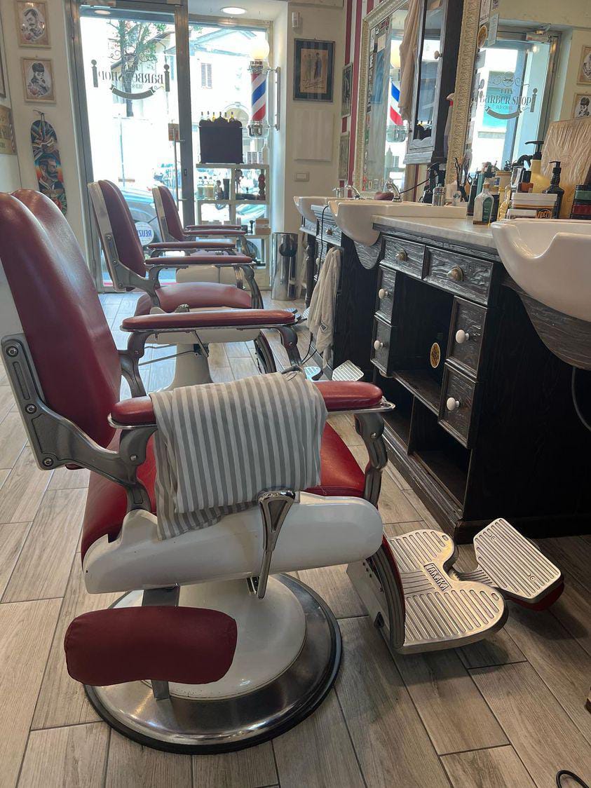 Foto 3 di 3 di Thy Barber Shop